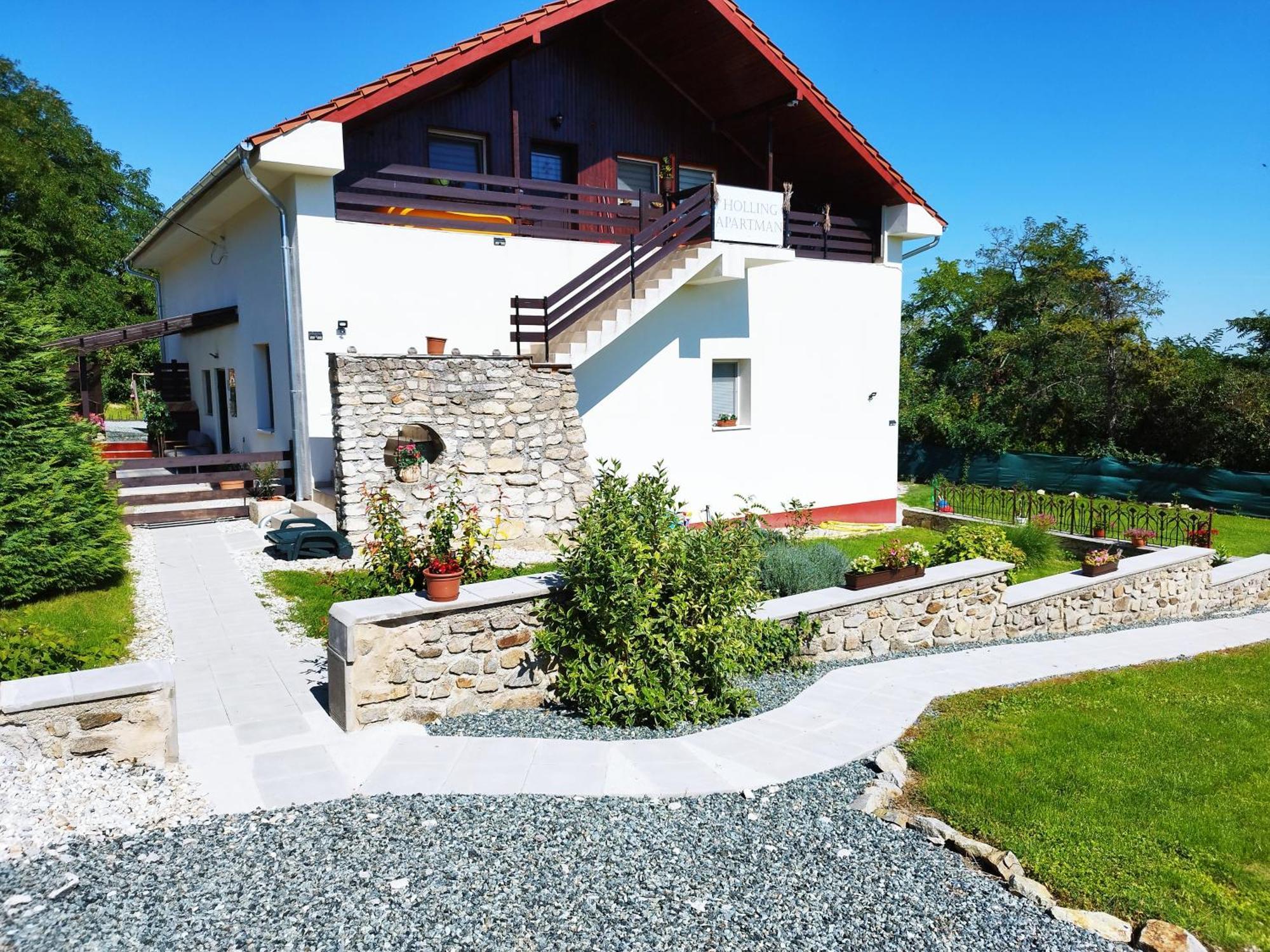 Holling Apartman Fertoboz Exterior photo